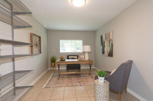 8016 Briarwood Ln, Austin TX 78757-6929 exterior