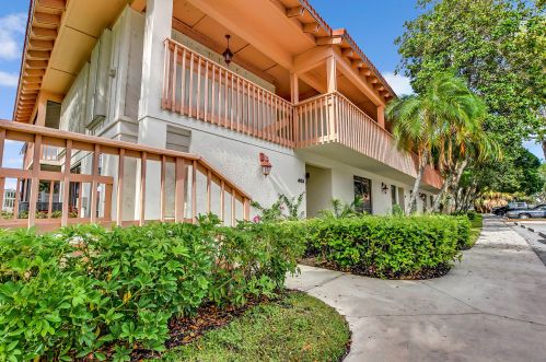 409 Brackenwood Ln, West Palm Beach, FL 33418-9043