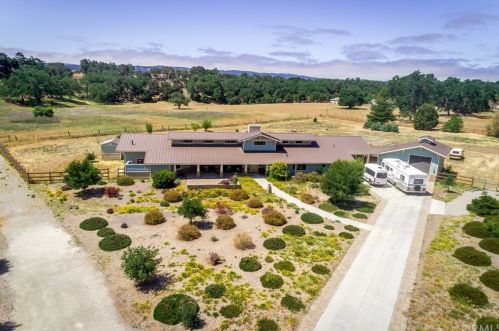 590 Championship Ln, Templeton CA  93465-5138 exterior