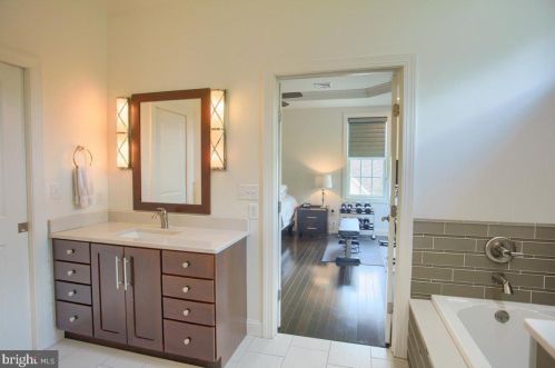 504 Sophia Cir, Hummelstown PA  17036-7089 exterior