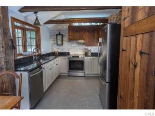 192 Salem Rd, Ridgefield, CT 06877-3127