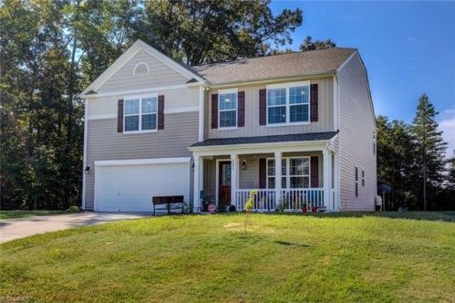 6604 Pergola Ct, Whitsett NC  27377-9353 exterior