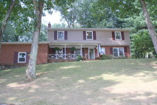 106 Montvale St, Yards, VA 24605-9691