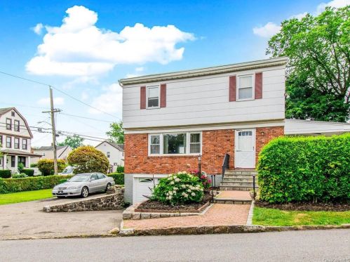 28 Reynolds Pl, Scarsdale, NY 10583-5718