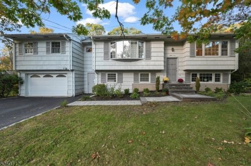 81 Mountain Cir, West Milford Lakes, NJ 07480-3211