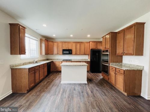 38 Carriage Hill Dr, Fredericksburg VA  22405-5625 exterior