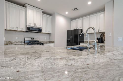 10310 Pioneer St, Tolleson AZ  85353-8406 exterior