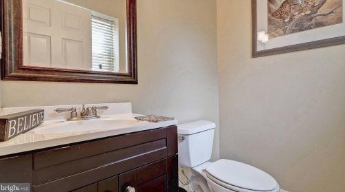 7127 Roosevelt Ave, Falls Church VA  22042-1623 exterior