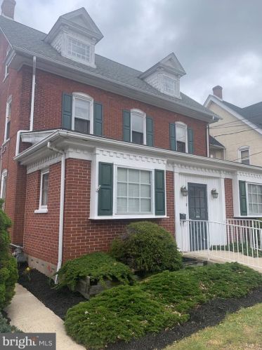 211 Broad St, Souderton, PA 18964-1211