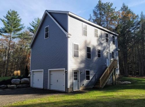 134 Sandown Rd, Danville, NH 03819-3006