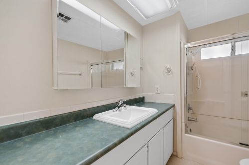 69556 Midpark Dr, Desert Hot Springs CA  92241-8710 exterior