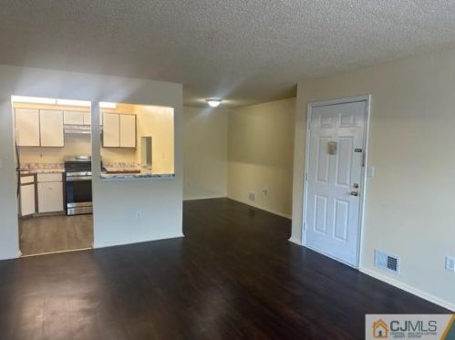 36 Joyner Ct, Trenton NJ  08648-2613 exterior