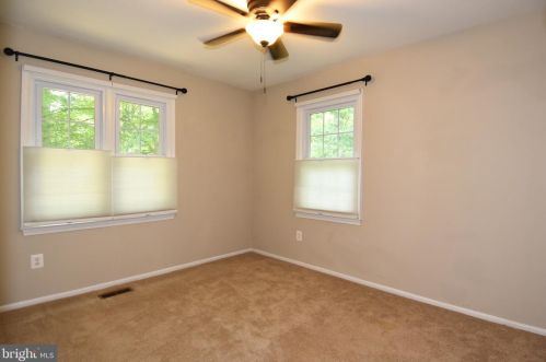 5640 Kirkham Ct, Springfield VA  22151-1709 exterior