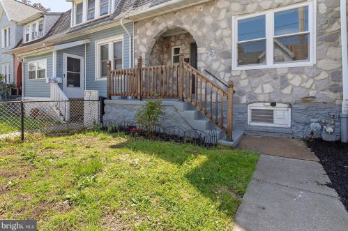 33 Cedar St, Boothwyn, PA 19061-4610