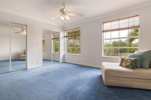 22 Governors Ct, West Palm Beach FL  33418-7159 exterior