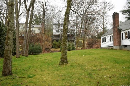 23 Brookside Pl, Pleasantville NY  10570-1204 exterior