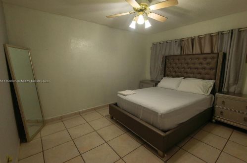 6265 111th Ter, Hialeah FL  33012-2354 exterior