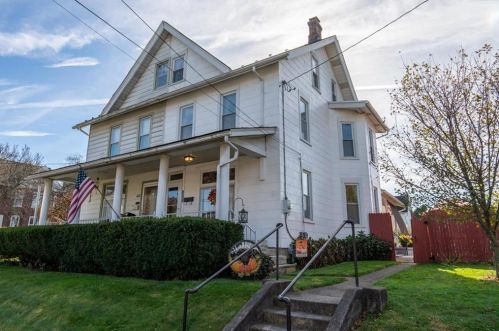408 Fairview St, Coopersburg, PA 18036-1515