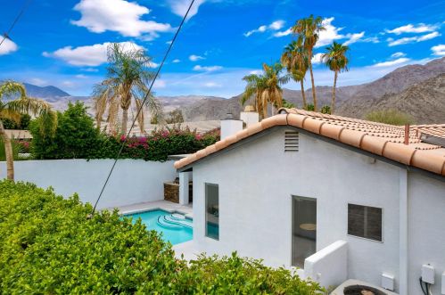 54404 Avenida Madero, La Quinta CA  92253-3620 exterior