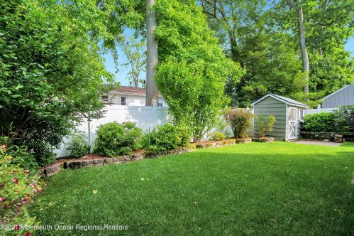 61 Venice Dr, Bricktown NJ  08723-6976 exterior