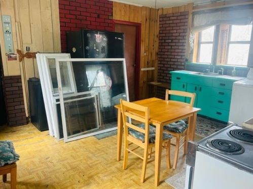 23 Old Manchester Rd, Raymond NH exterior