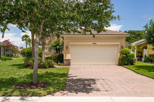 9744 Eastbrook Cir, Fort Pierce, FL 34987-2428