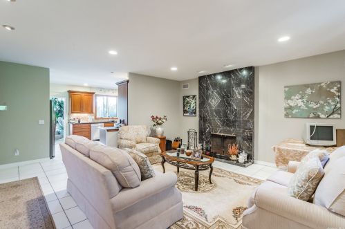 82 Grassmere Ave, Oakdale NY  11769-1911 exterior