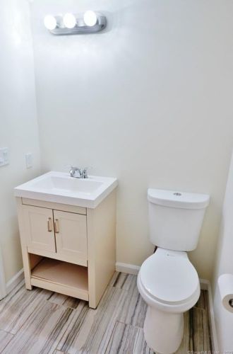 9 Juniper Ln, Brookfield Center CT  06804-1207 exterior