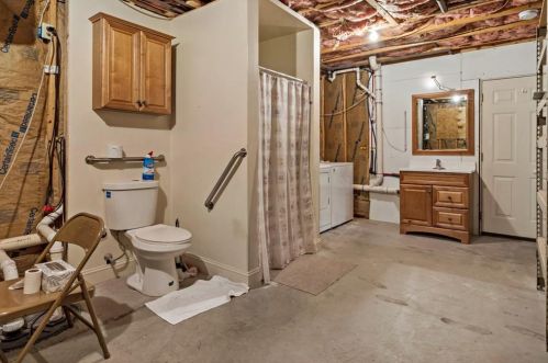 105 Nepaug Rd, South Kingstown RI  02882-2303 exterior