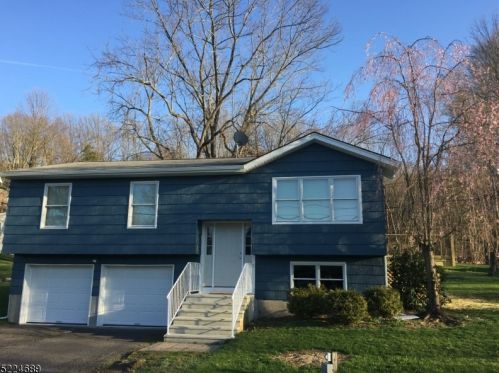 100 Forest Rd, Andover NJ  07821-2233 exterior