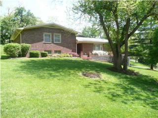 610 Riverwood Dr, Louisville, KY 40207-1348