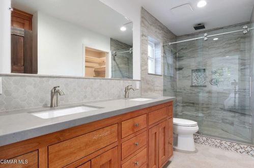 14363 Collins St, Van Nuys CA 91316-1030 exterior