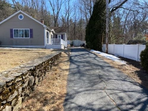 18 Candlewood St, Worcester, MA 01602-2804