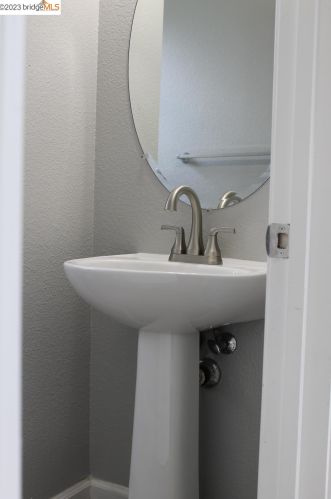 595 Scudero Cir, West Pittsburg CA  94565-2499 exterior