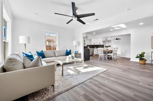 2521 Amelia St, Dallas TX  75235-8222 exterior