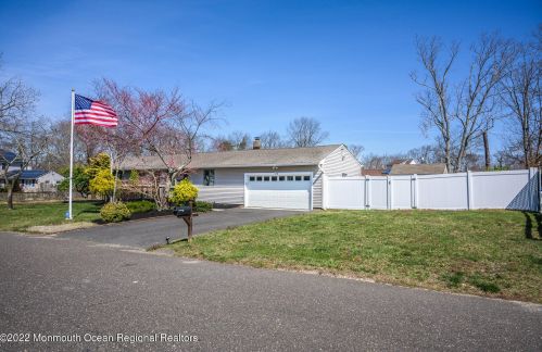 29 Rosalind Rd, Bricktown, NJ 08724-7130