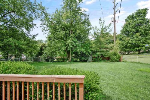 8461 Vlg Dr, Florence KY  41042-8845 exterior