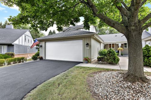 2117 Raleigh Ct, Thiensville, WI 53092-5416