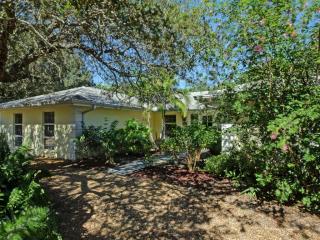 815 El Perdido St, Vero Beach FL  32963-1228 exterior