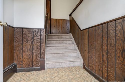 16 Vining Rd, Bethel, CT 06801-3109
