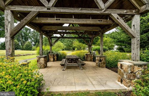 1005 Brick House Farm Ln, Newtown Square PA 19073-2780 exterior