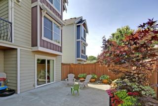 513 Martin Luther King Jr Way, Seattle, WA 98144-2439