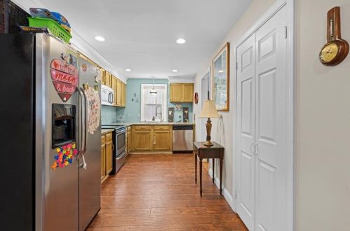 14 Valley Dr, Providence RI  02919-3032 exterior