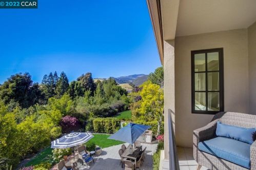 695 Blue Spruce Dr, Danville CA  94506-4525 exterior