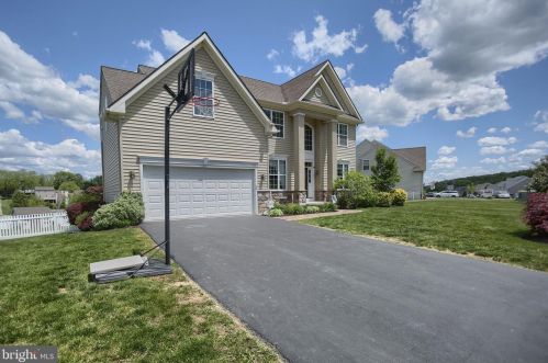 425 8th Ave, Parkesburg, PA 19365-1361