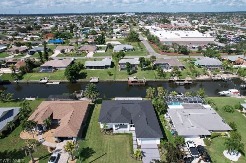 1457 16 St, Cape Coral FL  33990-6717 exterior