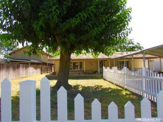 234 Freeman St, Woodland, CA 95695-2812