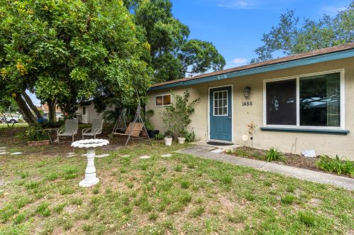 1486 24th St, Vero Beach, FL 32962-8023
