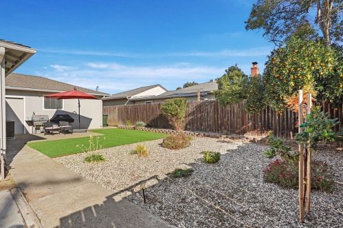 10364 Newton Way, Rancho Cordova CA  95670-2052 exterior