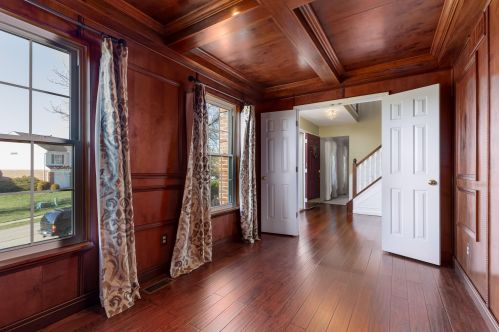 8526 Woodcreek Dr, Florence KY  41042-8237 exterior